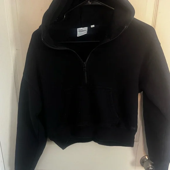 Aritzia Tna Cozy Fleece Boyfriend Boxy Quarter Zip Cropped Hoodie Black Sz XXS - Picture 2 of 13